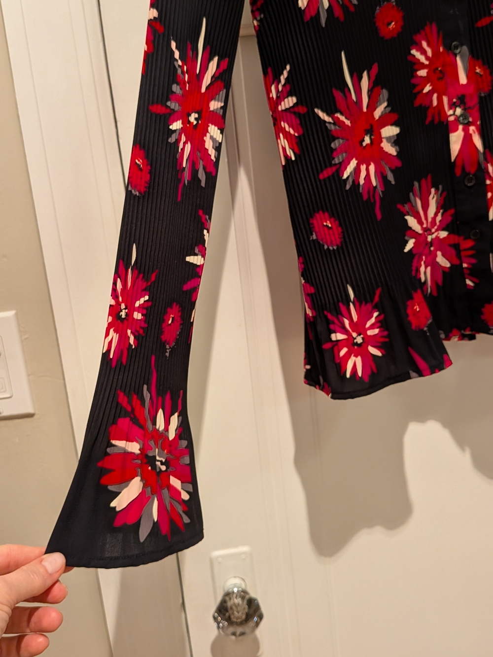 Christopher & Banks Black Button-Front Floral Long Sleeve Top - Picture 4 of 6